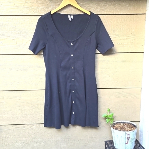 ASOS DESIGN short sleeve ribbed button through tea dress 10 - Picture 1 of 8